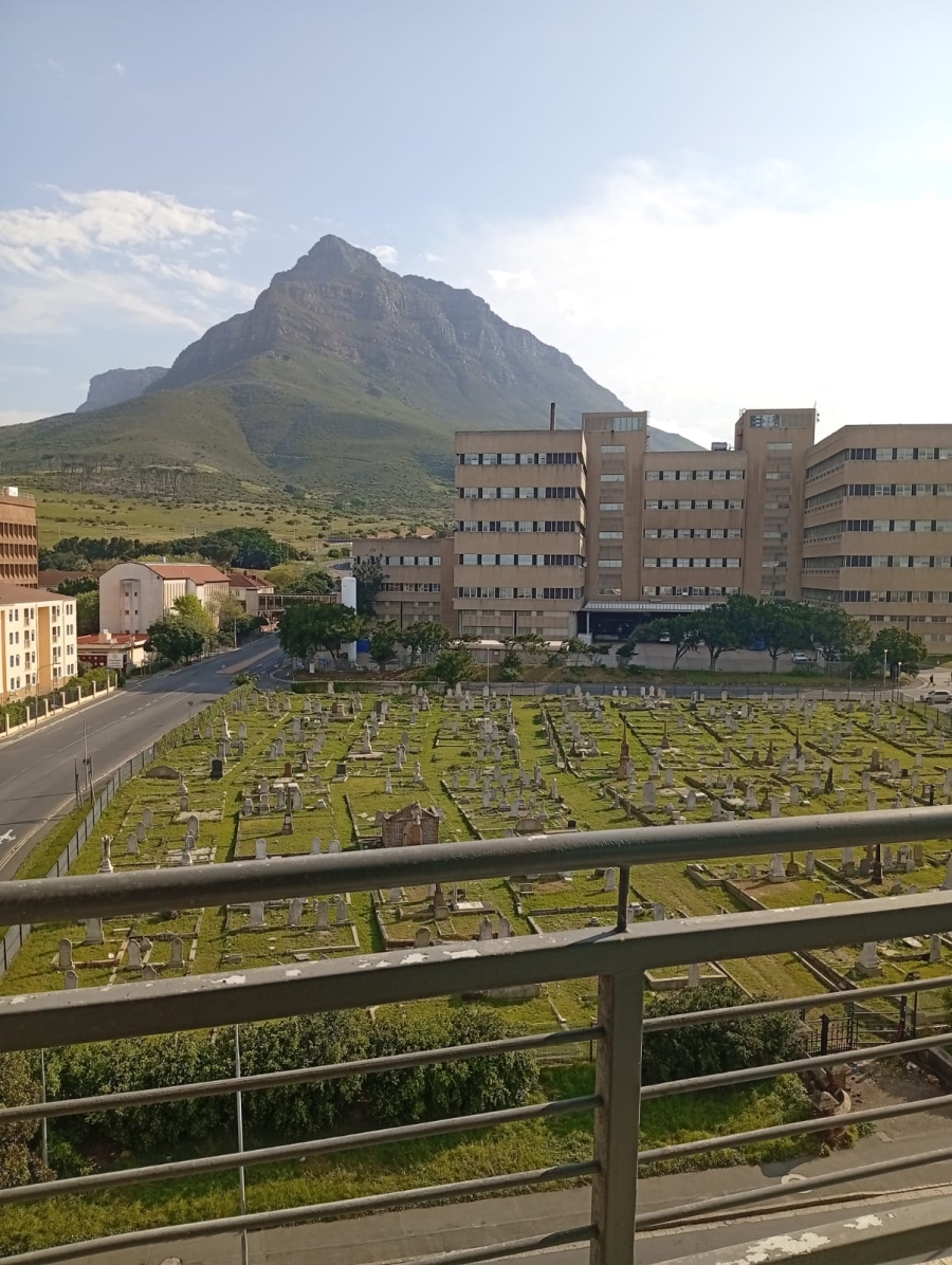 2 Bedroom Property for Sale in Observatory Western Cape